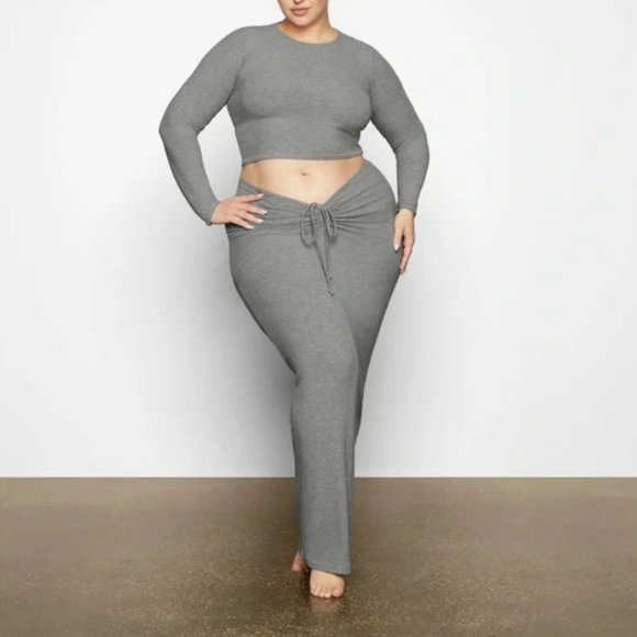 NWT SKIMS SOFT LOUNGE RUCHED MAXI SKIRT HEATHER GRAY XXL 2X - Picture 2 of 3